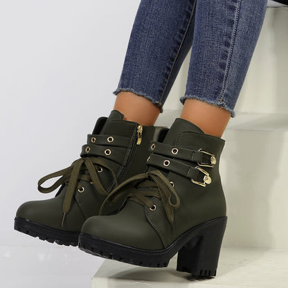 Bottines à Talons Militaires pour Femme – Style Robuste et Élégant.