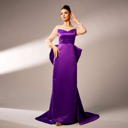 Robe de Soirée Longue en Satin Violet avec Manches Transparentes.