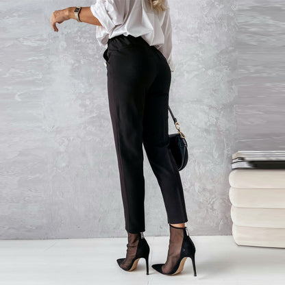 Pantalon Tailleur Chic pour Femme – Taille Haute avec Détails Dorés.