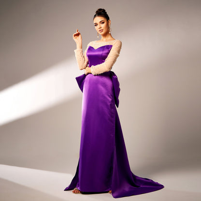 Robe de Soirée Longue en Satin Violet avec Manches Transparentes.