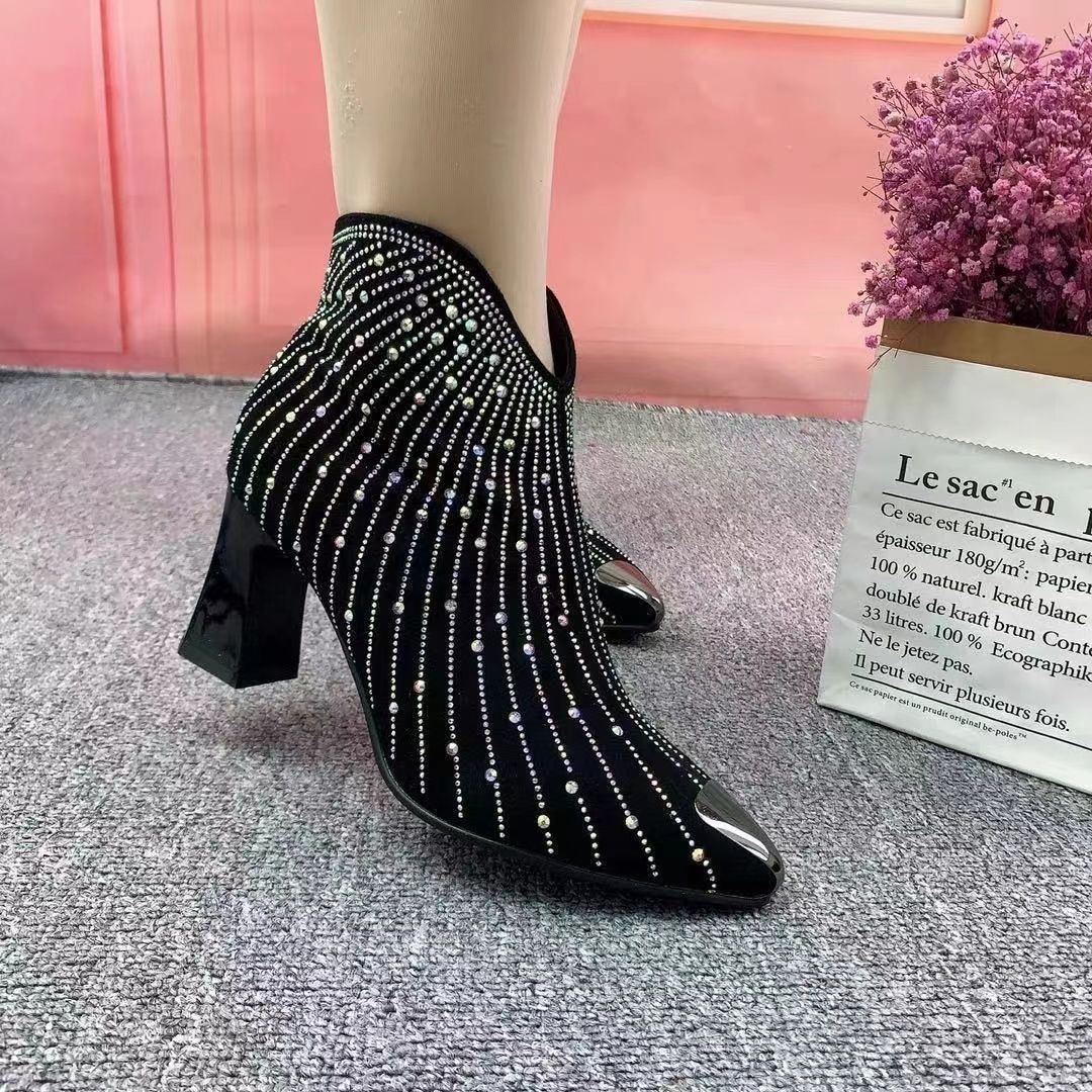 Bottines Élégantes en Velours Noir avec Strass Étincelants