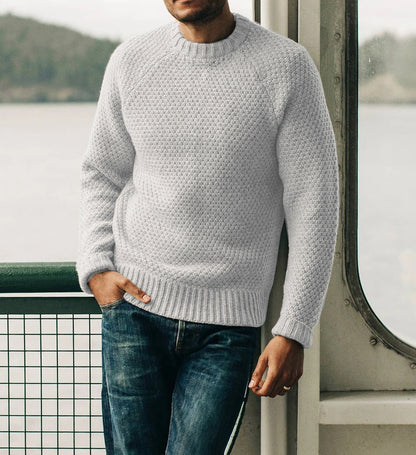 Pull classique en maille pour homme - Élégance et chaleur au quotidien.