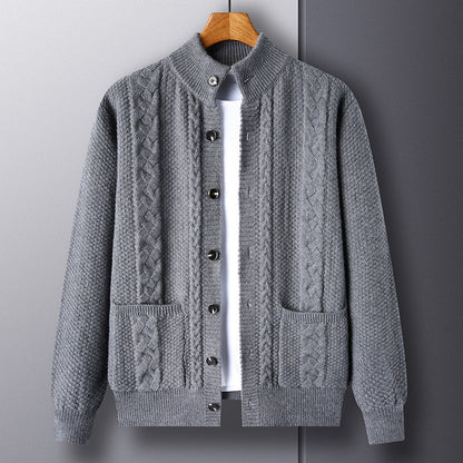 Cardigan en maille torsadée pour homme - Élégance classique et confort moderne.