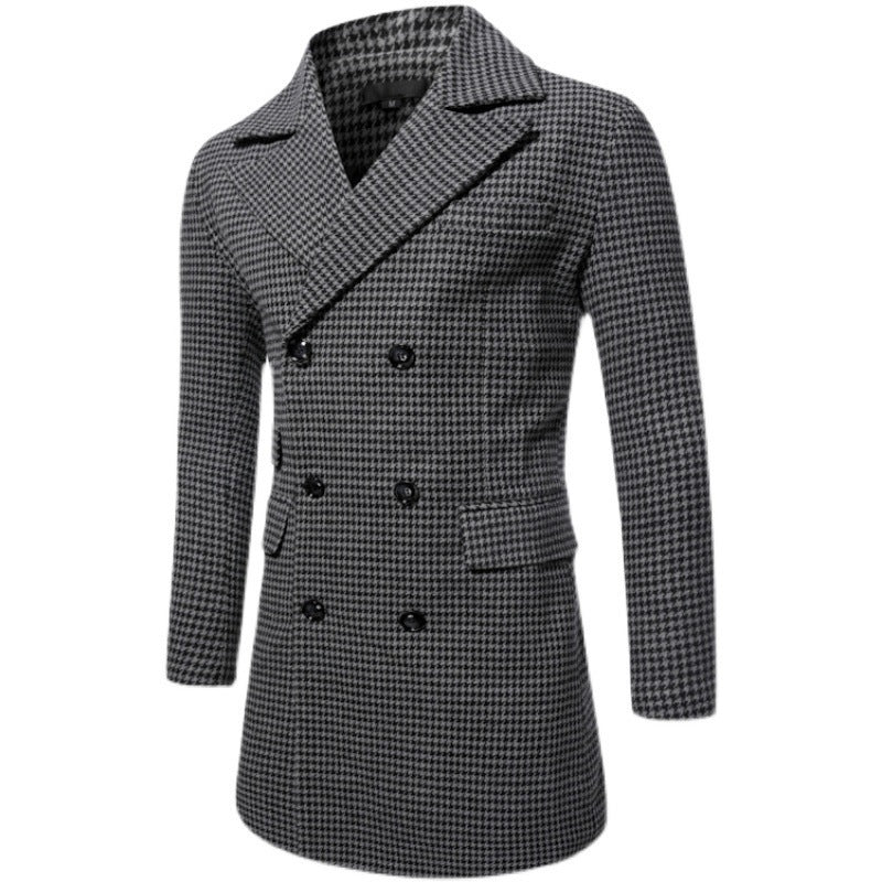 Manteau long à carreaux pour homme, style classique à double boutonnage.