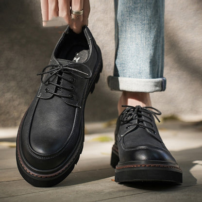 Chaussures Derby pour hommes en cuir synthétique, confort et élégance.