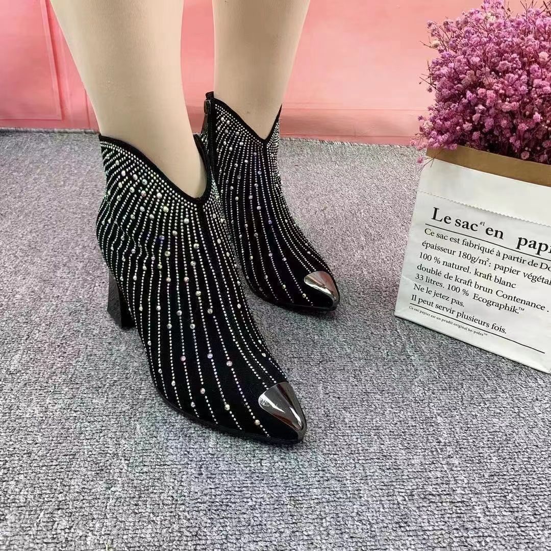 Bottines Élégantes en Velours Noir avec Strass Étincelants