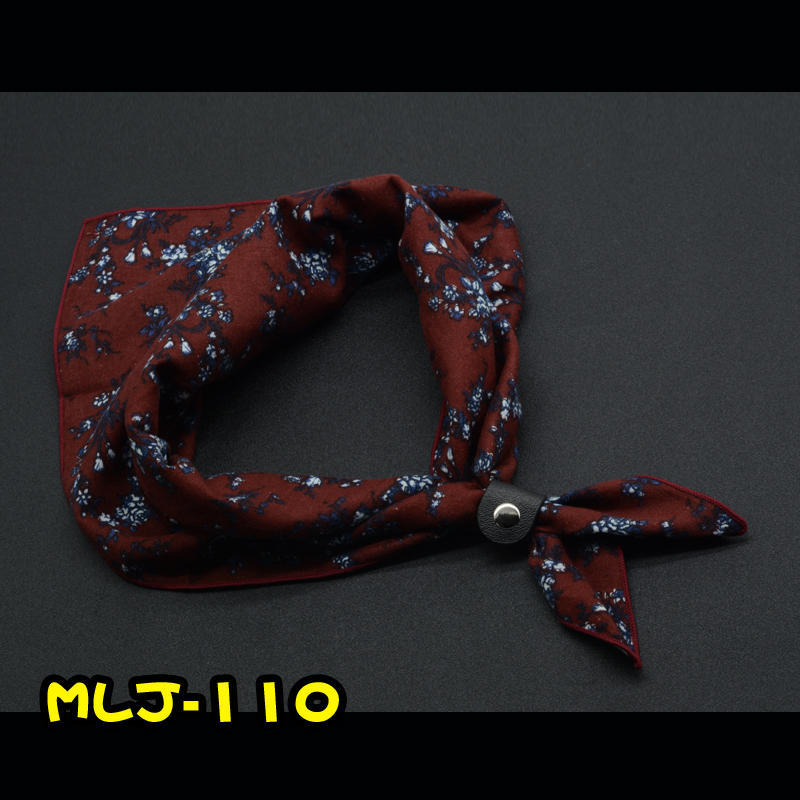 Foulard de costume rétro à fleurs – Élégance et originalité