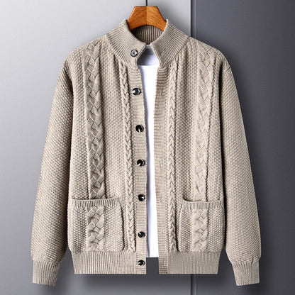 Cardigan en maille torsadée pour homme - Élégance classique et confort moderne.