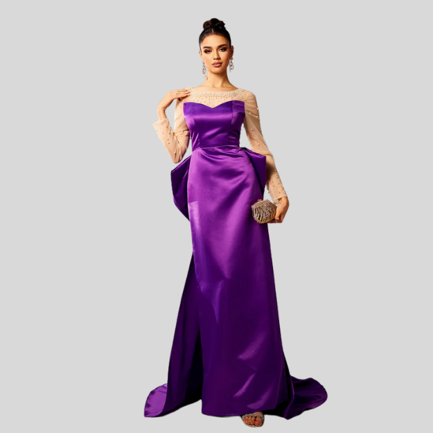 Robe de Soirée Longue en Satin Violet avec Manches Transparentes.