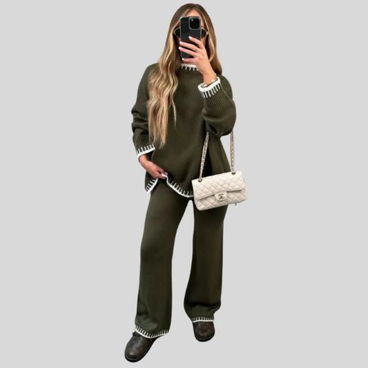 Ensemble Pull et Pantalon Tricoté Vert Olive avec Bordures Blanches.