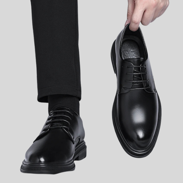 Chaussures habillées noires pour homme - Style classique et élégant.